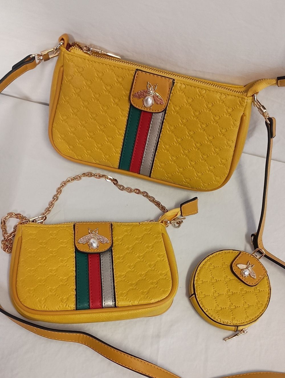 Fashion handbag/purse with a unique mustard yellow embossed heart design - Picture 8 of 8